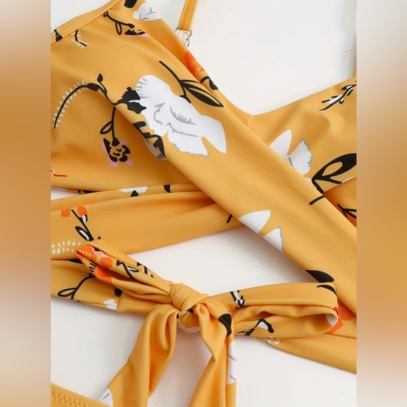 Last one 👙Women's Bikini Set - Criss Cross Bra + High Waisted , 2pc Beachwear - Picture 10 of 15